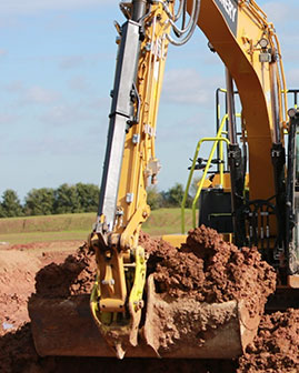 Ditch-Cleaning-Bucket-In-Action